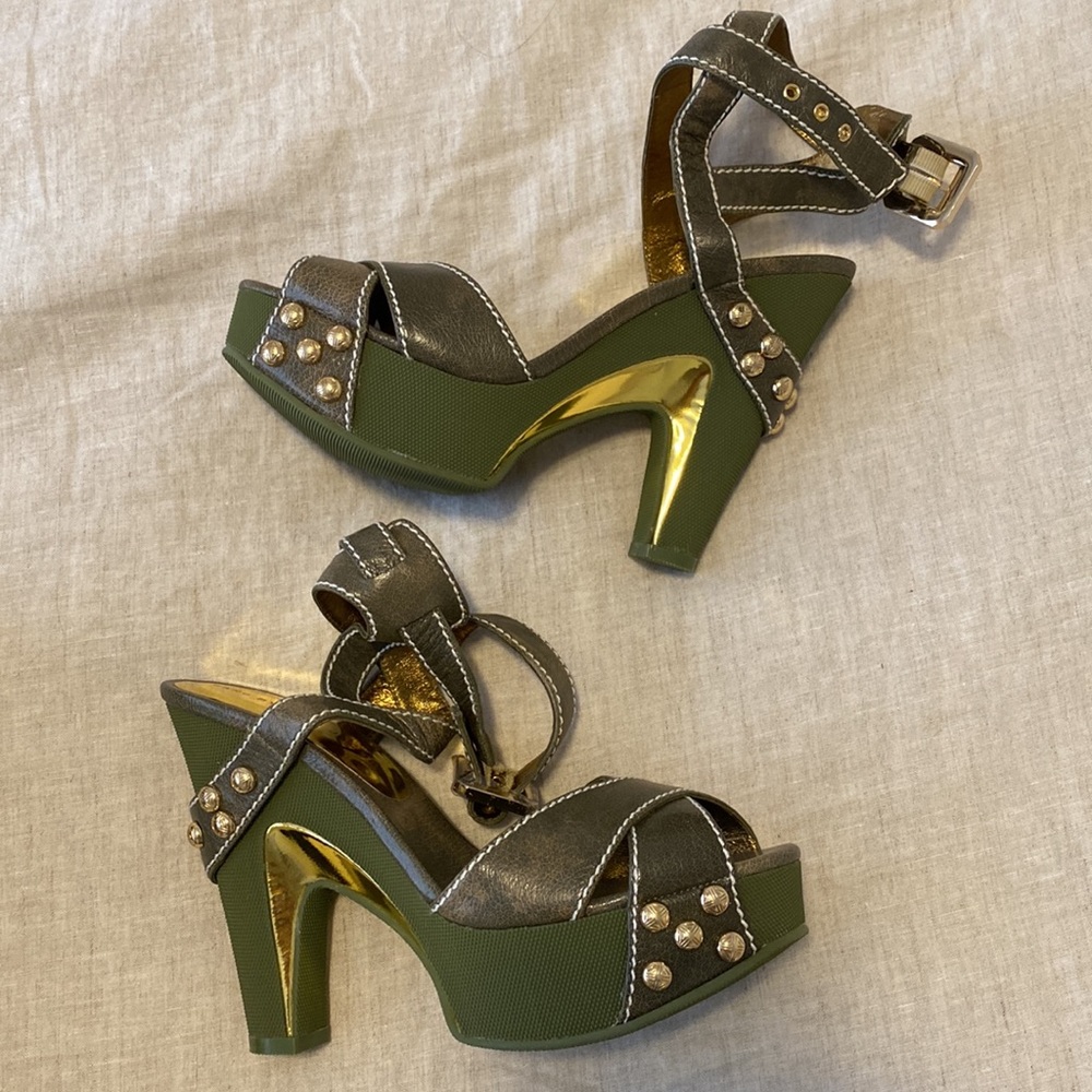Brand new in box! Marc by Marc Jacobs Army Goat Shoes/Sandals